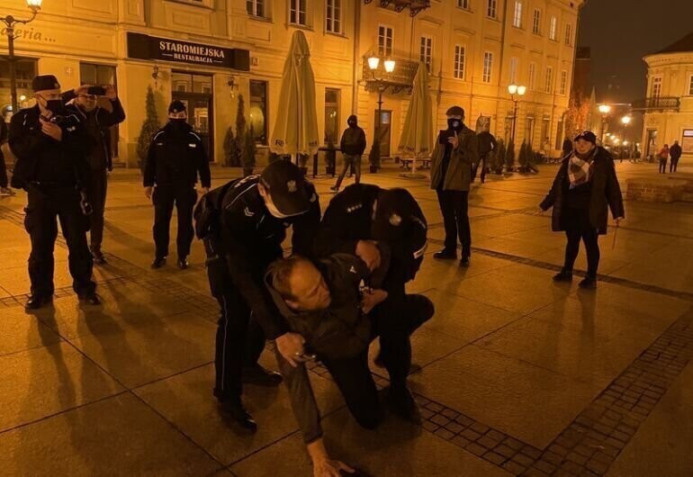 Jest oświadczenie policji w sprawie interwencji podczas Strajku Kobiet