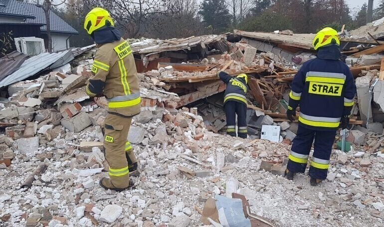 Na gruzowisku znów czuć było gaz