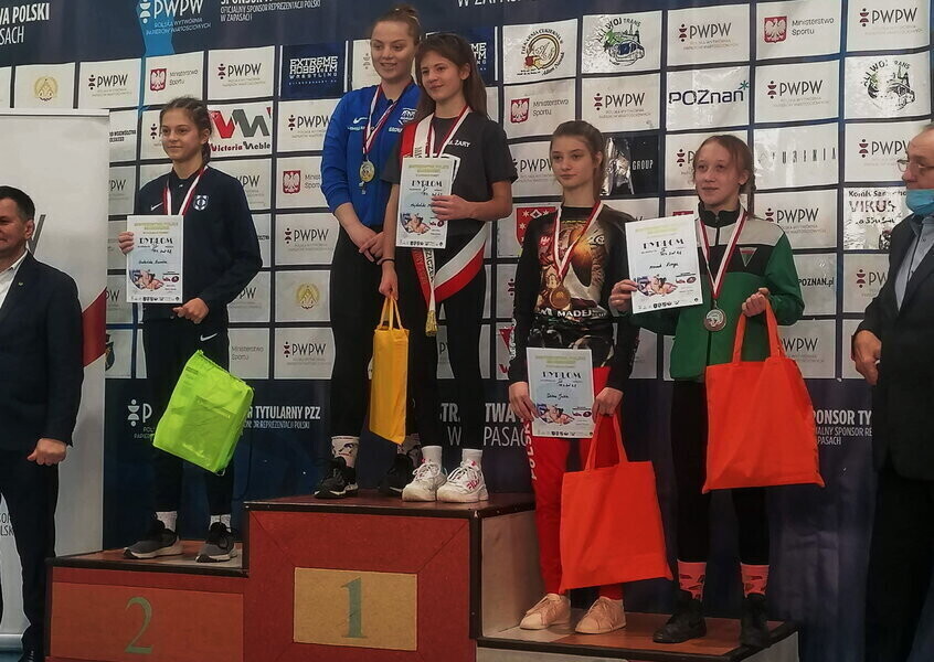 Srebro i brąz młodziczek AKS podczas Mistrzostw Polski