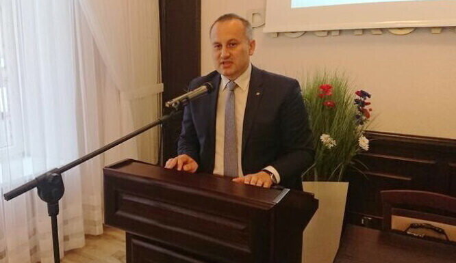 Kadencja pełna wyzwań - rozmowa ze starostą piotrkowskim