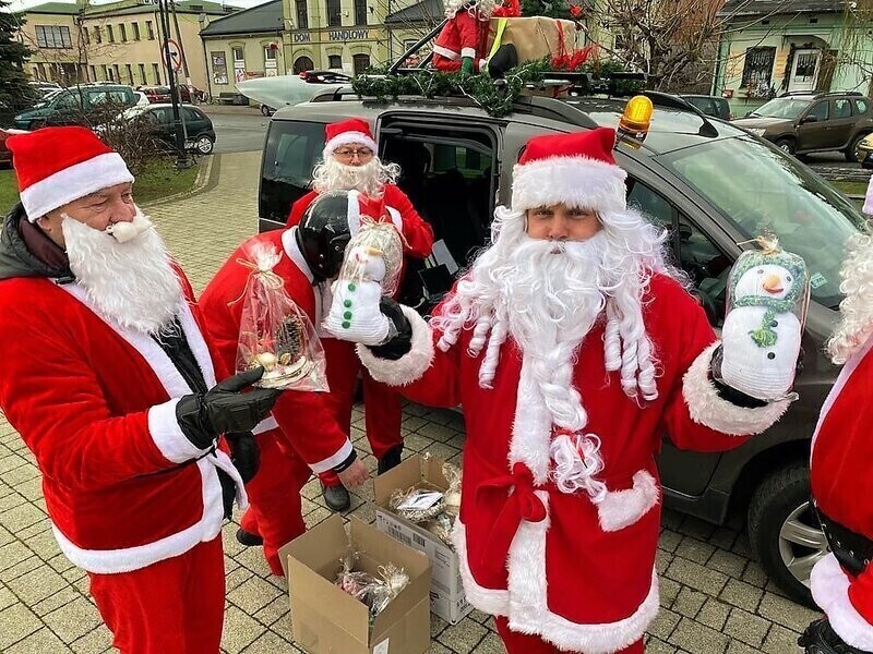 Wolborscy Mikołaje odwiedzili dzieci z regionu