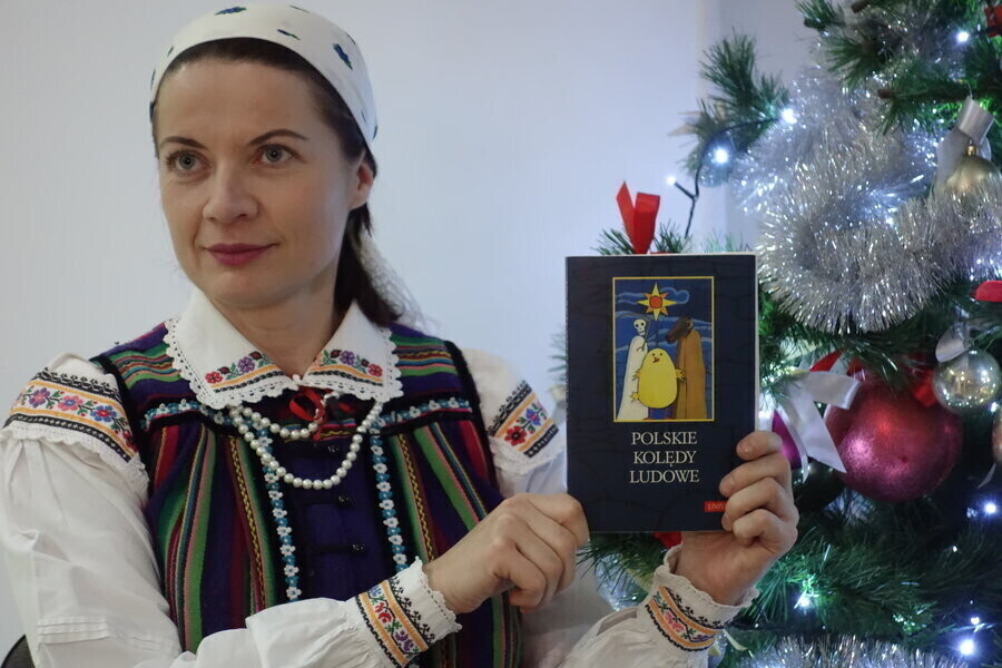 Co różni kolędy i pastorałki