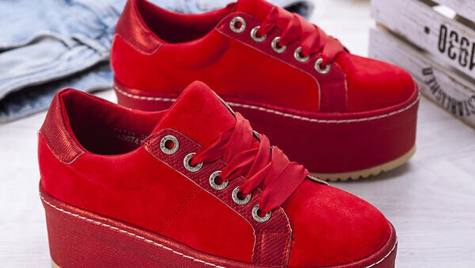 Wiosenne trendy. Podpowiadamy, jakie buty wybrać do prochowca