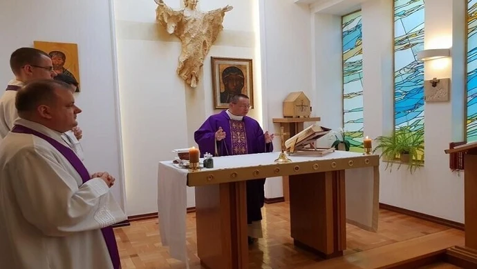 Abp Grzegorz Ryś zaprosił na mszę on-line i przypomniał o dyspensie