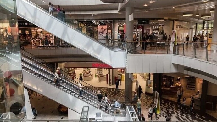 Nieco więcej przeciwników niedziel bez handlu. Przybyło zadowolonych z czasu dla rodziny