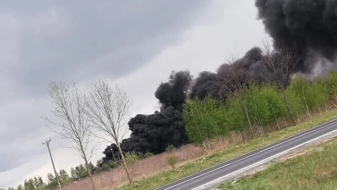 Pożar składowiska przy DK12