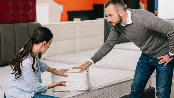 Czym różnią się materace kieszeniowe od bonellowych?