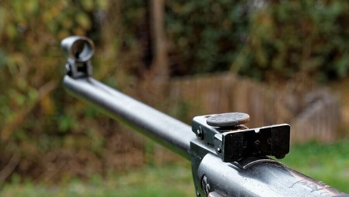 Ktoś strzelał do budynku piotrkowskiej szkoły?