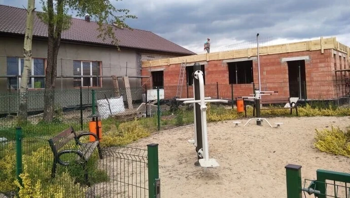 Trwa rozbudowa Domu Ludowego w Oprzężowie