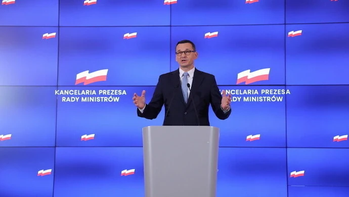 Premier: dodatkowy zasiłek opiekuńczy, kiedy szkoła będzie podlegała procedurze zdalnego nauczania