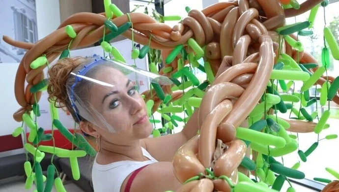 Balonowa instalacja w mediatece