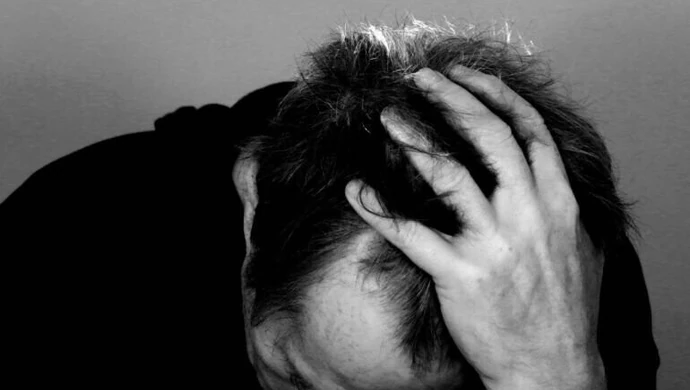 Spacer, bieganie? Nie zastąpi wizyty u psychologa czy psychiatry, terapii, leków, ale może pomóc