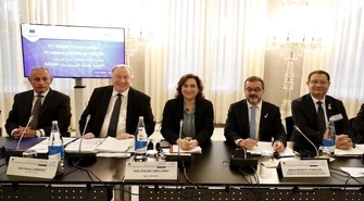 Co minutę do Morza Śródziemnego trafia 30 tys. plastikowych butelek