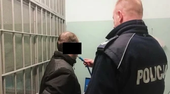 Prowadził &#8222;pod wpływem&#8221;, uderzył w auto policjanta