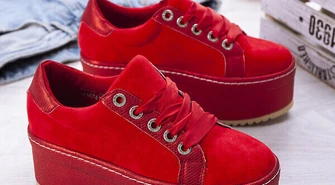 Wiosenne trendy. Podpowiadamy, jakie buty wybrać do prochowca