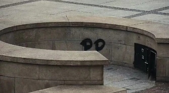 16-latek pomazał "murek" w Rynku Trybunalskim