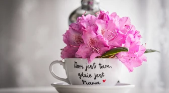 Upominki dla mamy - jak wybrać trafiony prezent?