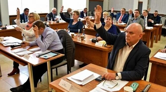 Przekazali pieniądze na respiratory dla szpitala. Co jeszcze na nadzwyczajnej sesji Rady Miasta Piotrkowa?