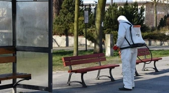 Dezynfekcja na przystankach w Piotrkowie