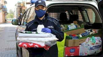 Piotrkowscy policjanci przekazali pomoc Widzialnej Ręce