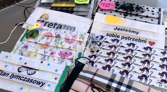 Maseczka z osobistym komunikatem