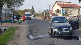 Zderzenie dwóch aut w Sobakowie