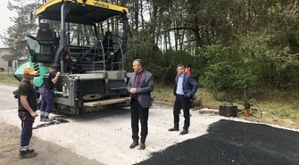 Wolbórz: Budują drogę do oczyszczalni