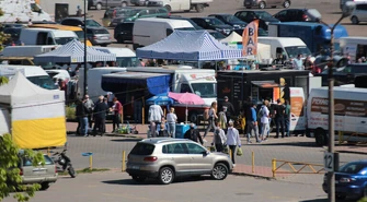 Na sobotniej giełdzie spory ruch. Nie wszyscy przestrzegają obostrzeń