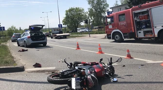 Zderzenie osobówki z motocyklem