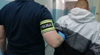 Bliźniacy recydywiści włamali się do mieszkania