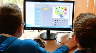 Badanie: na zdalnej edukacji najbardziej ucierpiała funkcja opiekuńcza szkoły