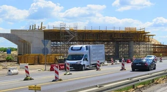 Przez budowaną A1 pędzą na złamanie karku