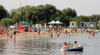 Tłumy na "Słoneczku". Były darmowe maseczki (ZDJĘCIA)