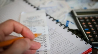 Polacy przekazali blisko 900 mln zł dla OPP z 1 proc. PIT