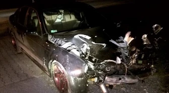 Uliczny wyścig zakończony kolizją