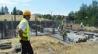 Fundamenty prawie gotowe. W Sulejowie budują basen i halę sportową