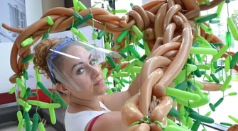 Balonowa instalacja w mediatece