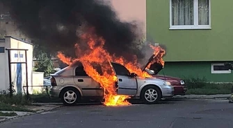 Przy Belzackiej płonęła osobówka