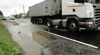 Mieszkańcy Niechcic walczą o budowę chodnika