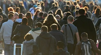 Demografka: dzisiejsi 20-30-latkowie będą dożywać setki. Jakość ich życia zależy także od nich