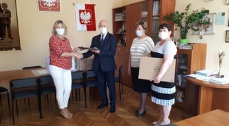 Nowy sprzęt znów trafi do szkół. „Zdalna szkoła” w gminie Moszczenica