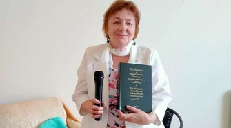 Spotkanie ze znaną pisarką w piotrkowskim Klubie Seniora