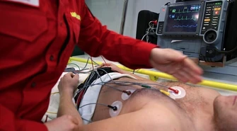 Kto zajmie się pacjentami? Ratownicy medyczni na kwarantannie