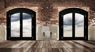 Hale z płyty warstwowej – dlaczego warto na nie postawić?