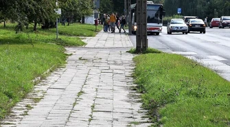 Ścieżkę rowerową na Dmowskiego wybuduje firma z Piotrkowa