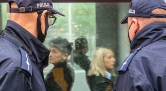 Po nowelizacji przepisów osoba bez maseczki będzie musiała okazać policjantowi zaświadczenie lekarskie