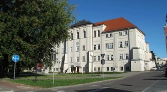 Koronawirus w TPS-ie i w "Chrobrym". W SP13 problem z obsadą nauczycielską [AKTUALIZACJA]