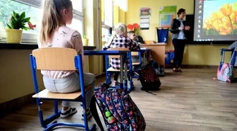 MEN: 1037 placówek oświatowych pracuje w trybie mieszanym, a 375 w trybie zdalnym