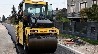 Na Zalesickiej układają asfalt