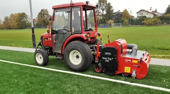 OSiR kupił maszynę do pielęgnacji sztucznej nawierzchni